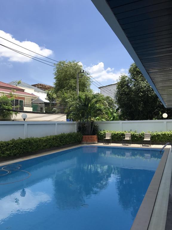 The Xp Bangkok Hotel Exterior photo