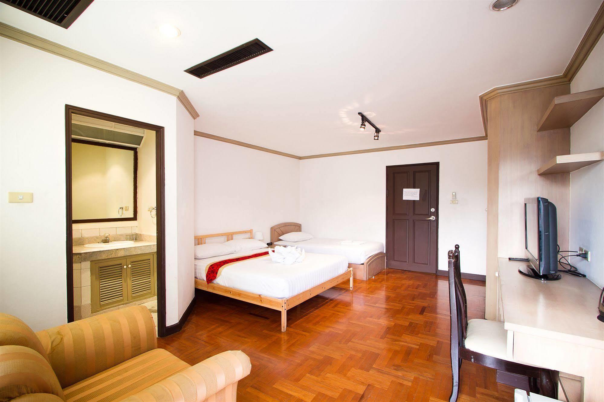 The Xp Bangkok Hotel Exterior photo