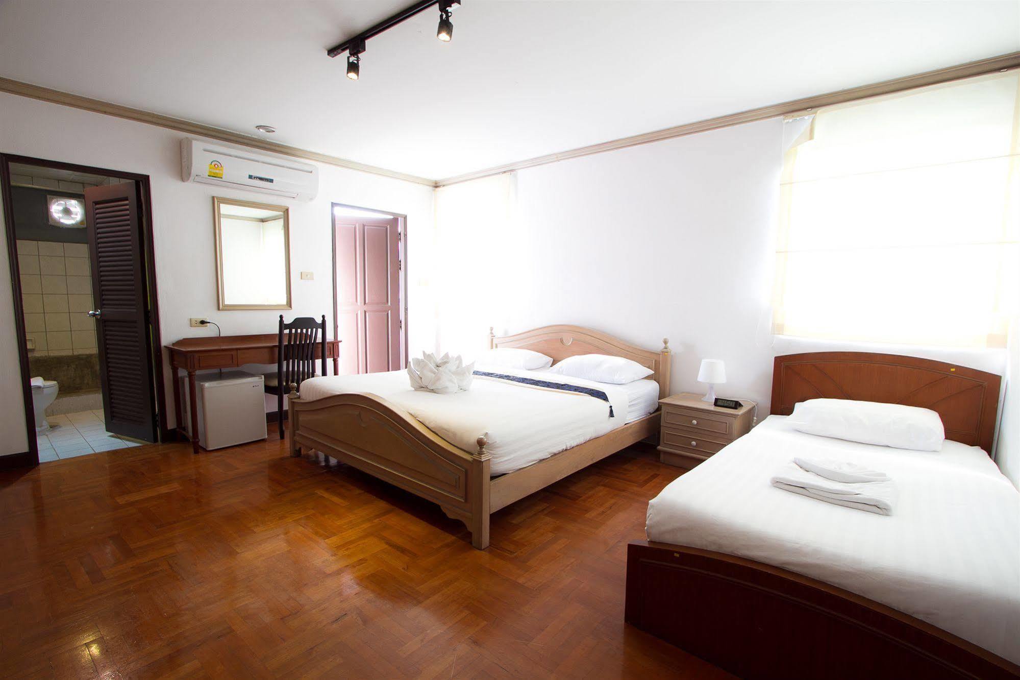 The Xp Bangkok Hotel Exterior photo